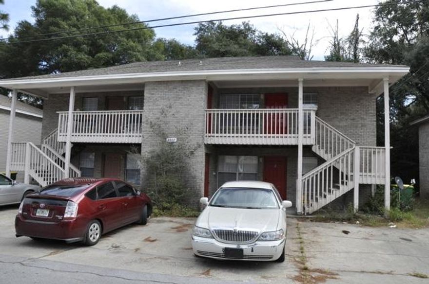 Nice and convenient apartment in central Fort Walton Beach. Walk to all types of shopping. Convenient to both Hurlburt Field and Eglin AFB. This spacious 2 bedroom 2 bath apartment has large kitchen and living area with breakfast bar, two bedrooms, hall bath and master bath. Tenant must bring own credit report and have at least 600 credit score.