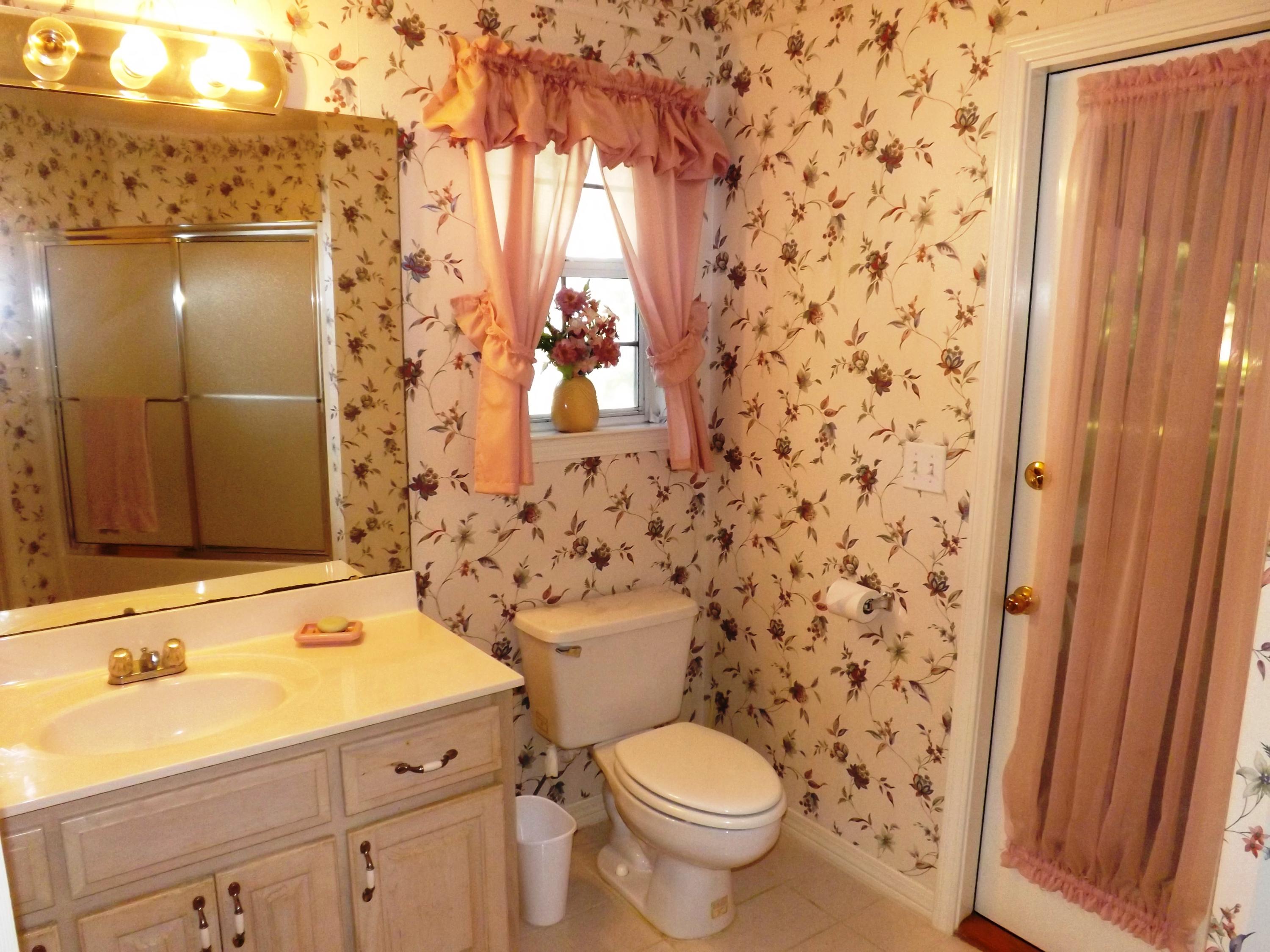 LAKE LORRAINE ESTATES 1 - Residential