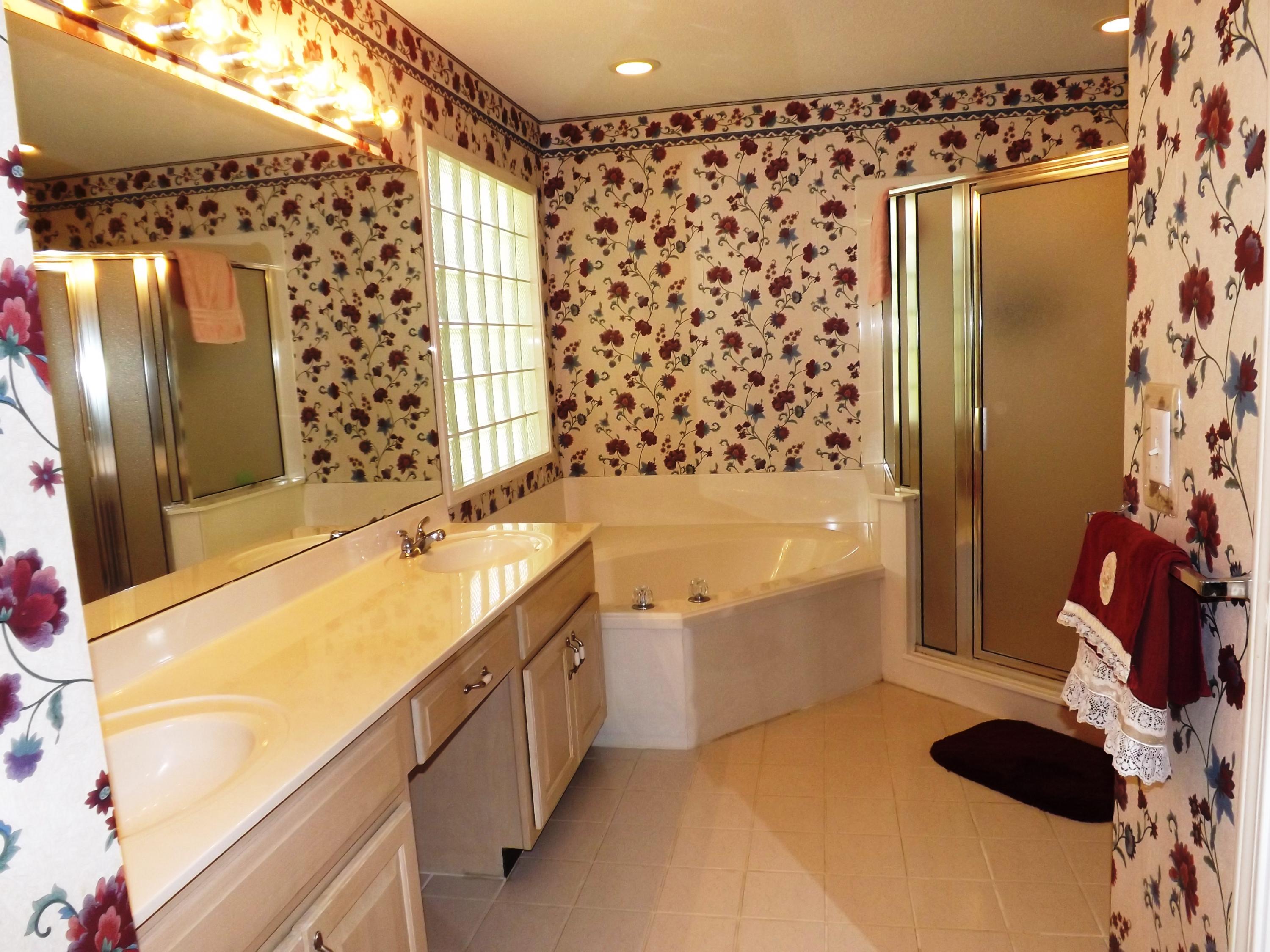 LAKE LORRAINE ESTATES 1 - Residential