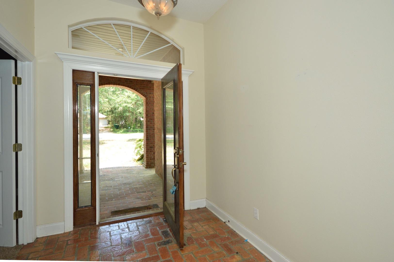 ROBLEDAL ESTATES - Residential