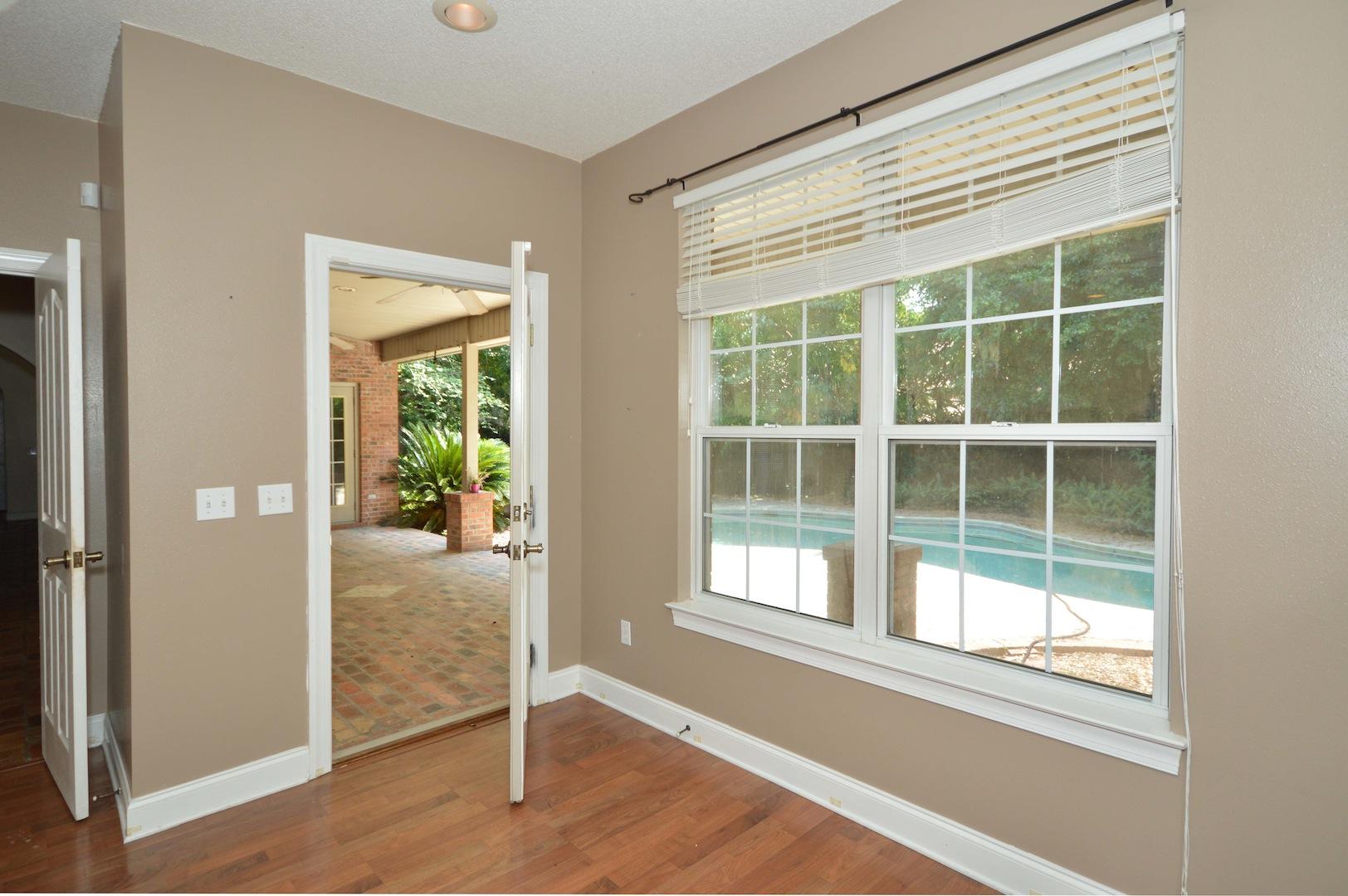 ROBLEDAL ESTATES - Residential