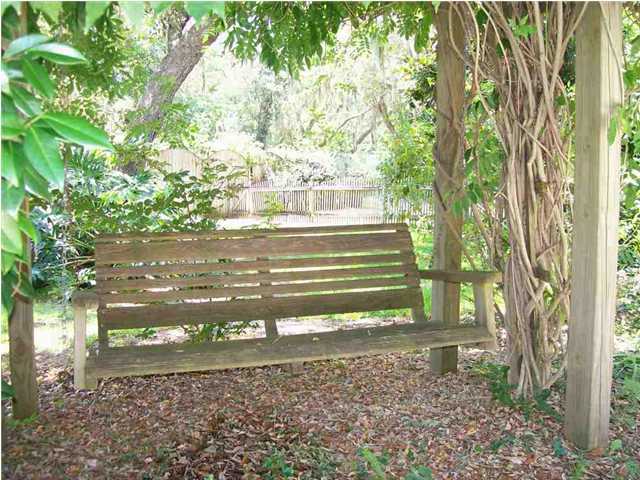 ROBLEDAL ESTATES - Residential