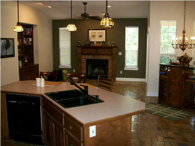 ROBLEDAL ESTATES - Residential