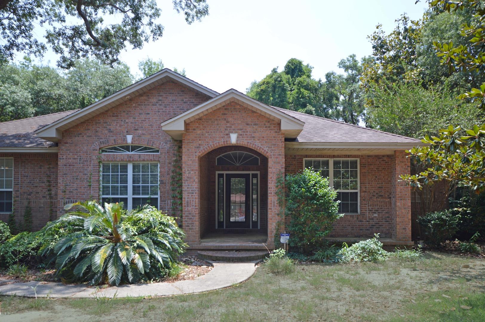 ROBLEDAL ESTATES - Residential