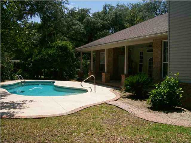 ROBLEDAL ESTATES - Residential