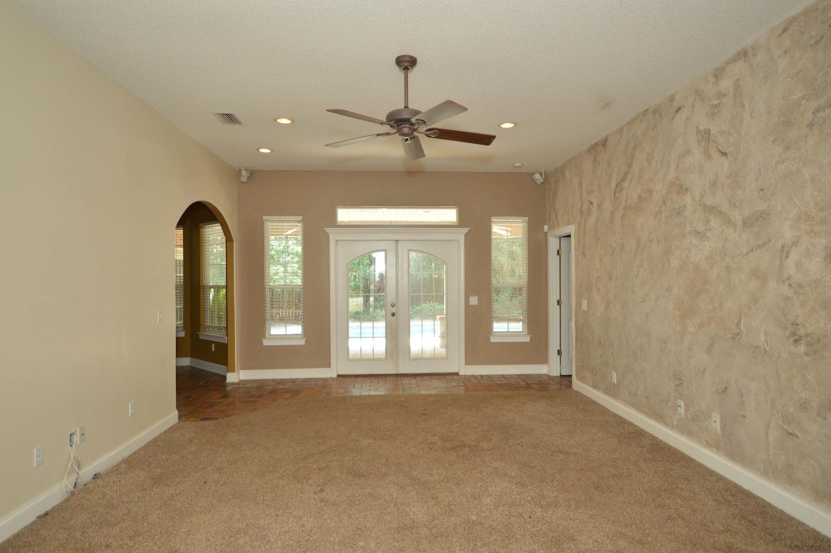 ROBLEDAL ESTATES - Residential