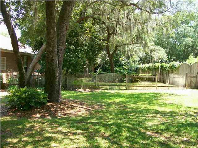 ROBLEDAL ESTATES - Residential