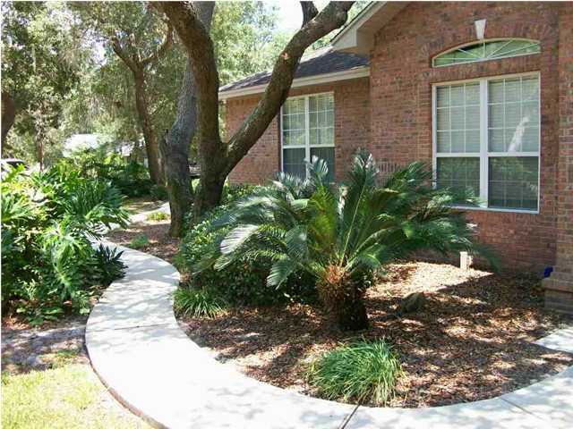 ROBLEDAL ESTATES - Residential