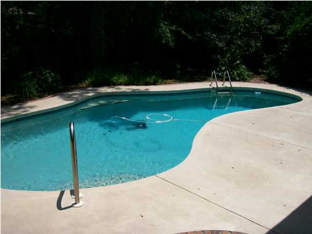 ROBLEDAL ESTATES - Residential