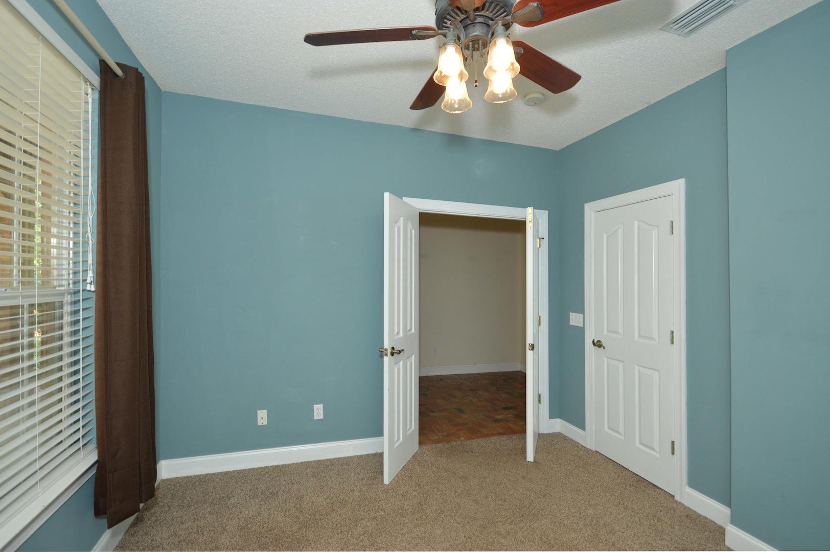 ROBLEDAL ESTATES - Residential