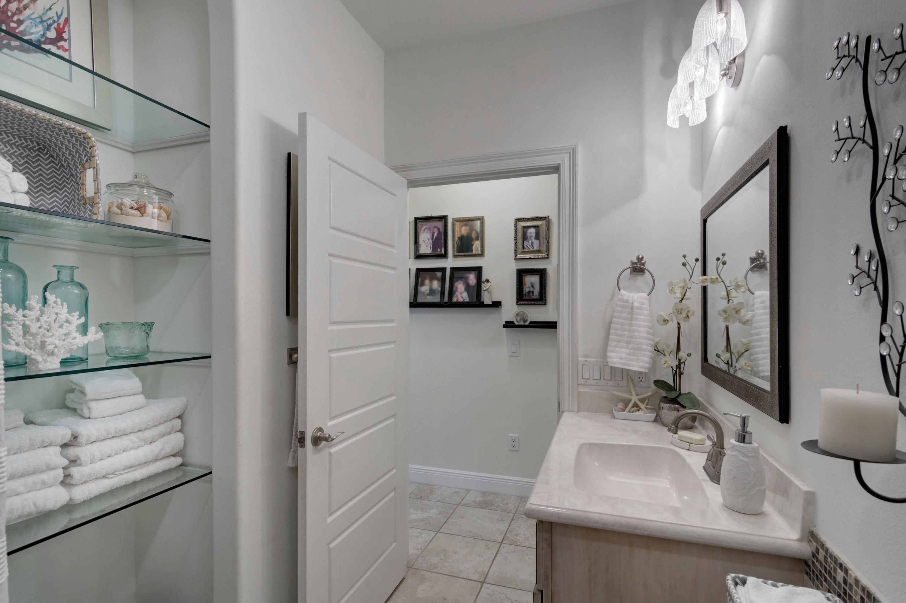 HOLLEY BY THE SEA - Residential