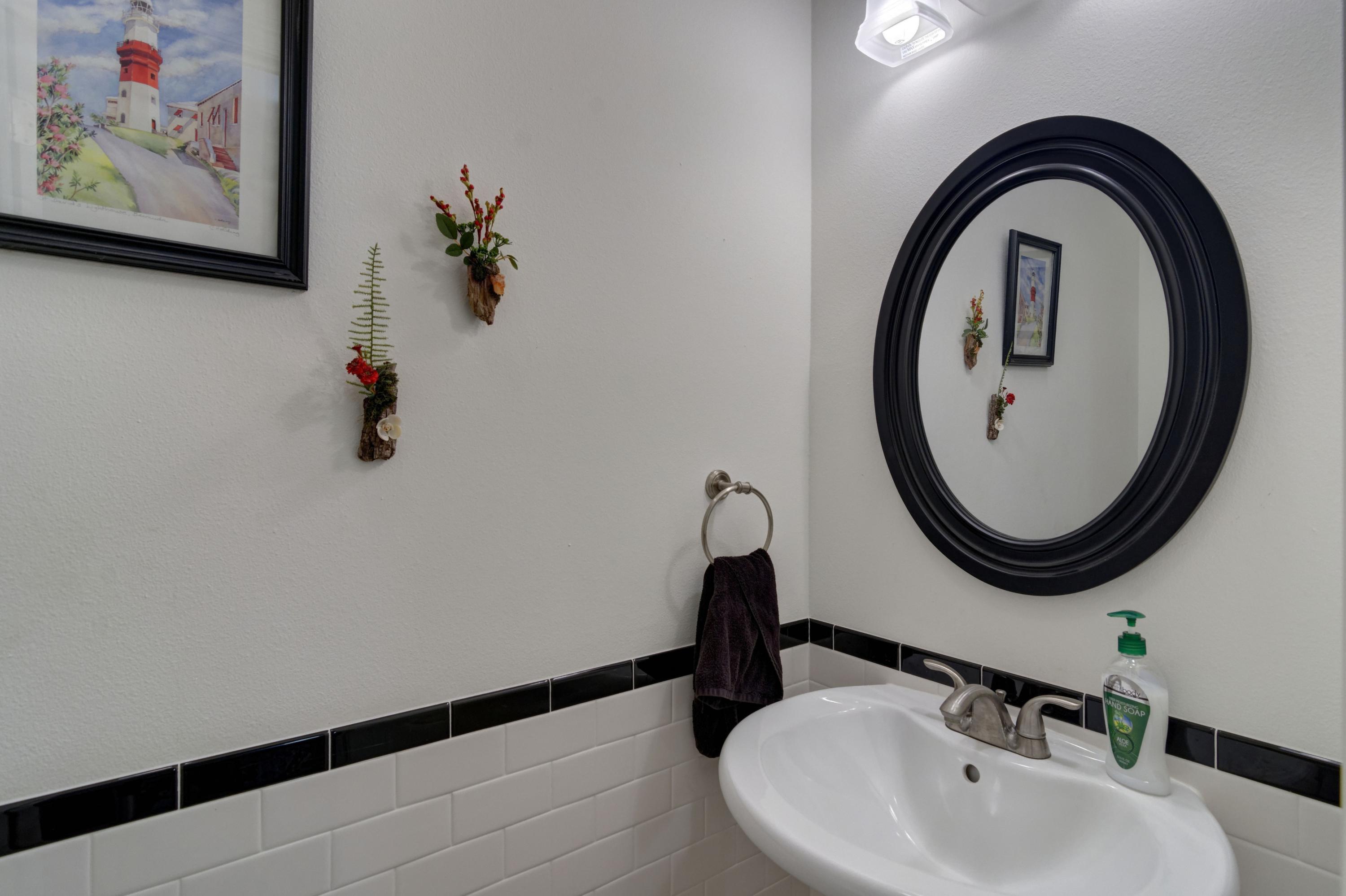 HOLLEY BY THE SEA - Residential