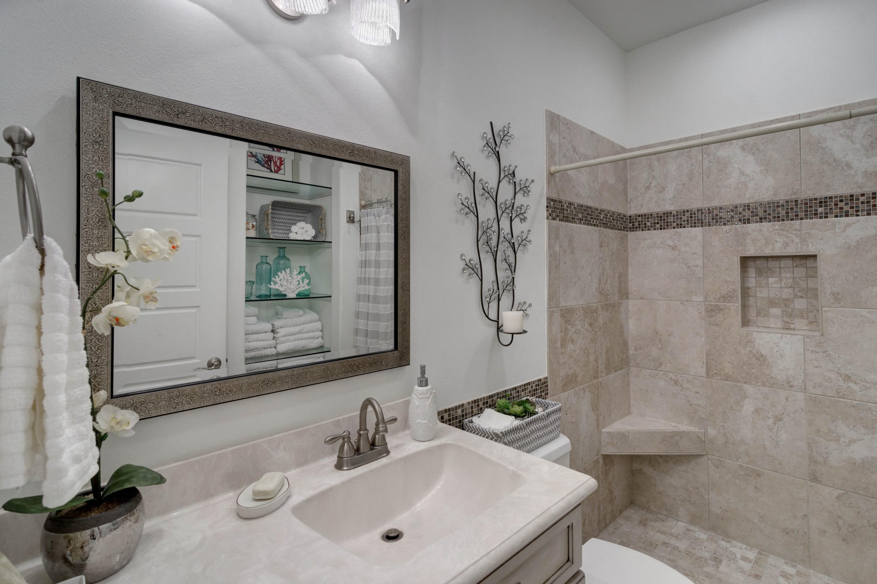 HOLLEY BY THE SEA - Residential