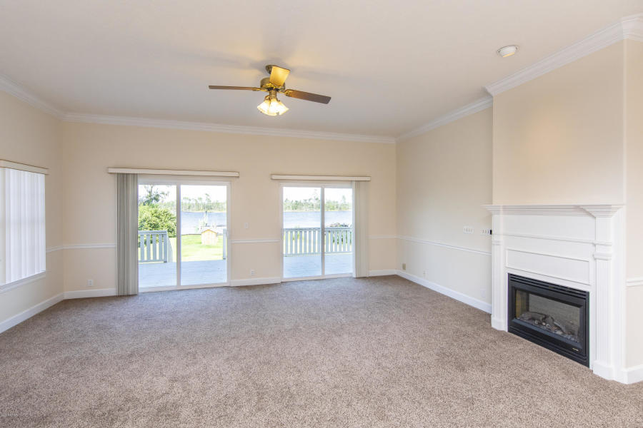 COLLEGE POINT 1ST ADDN - Residential