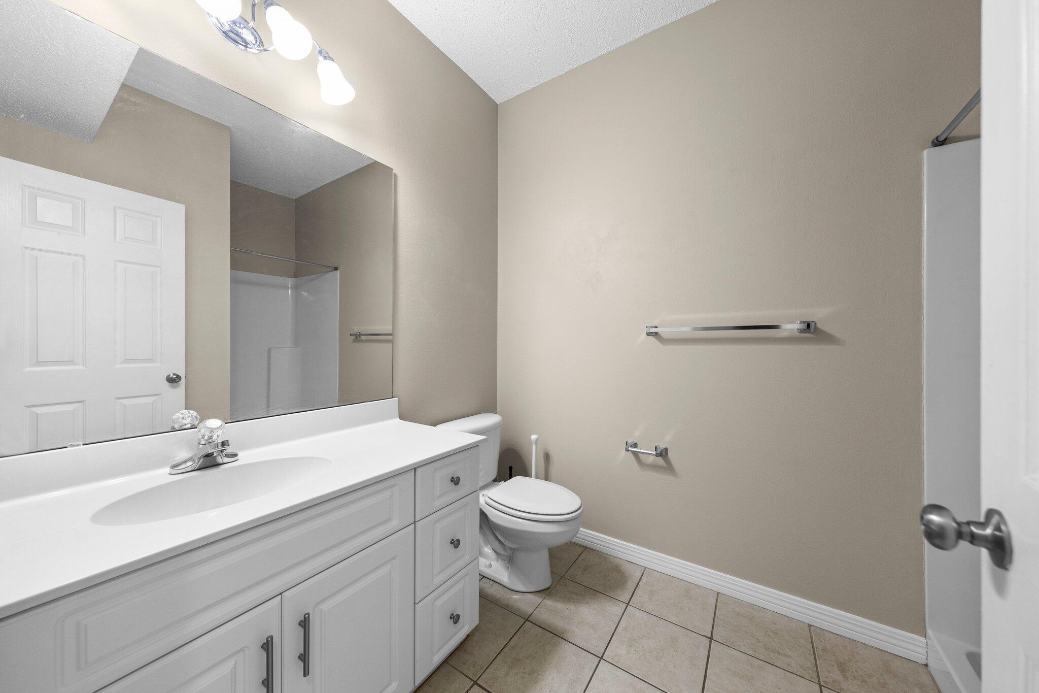 THE OAKS AT NICEVILLE - Residential Lease