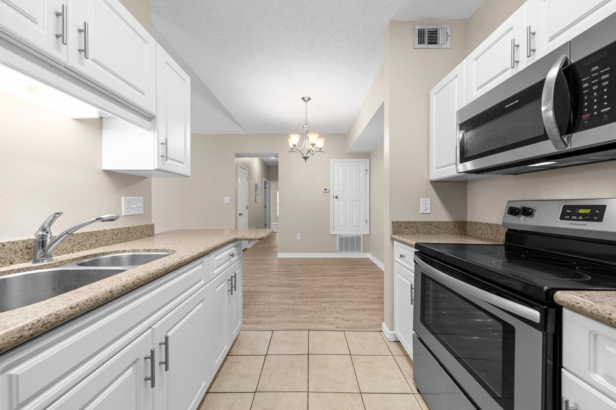 THE OAKS AT NICEVILLE - Residential Lease