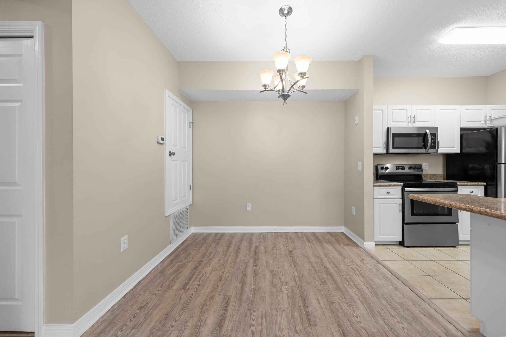 THE OAKS AT NICEVILLE - Residential Lease