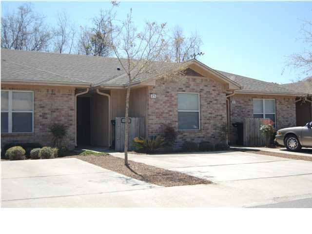 BAYWOOD T/H - Residential Lease