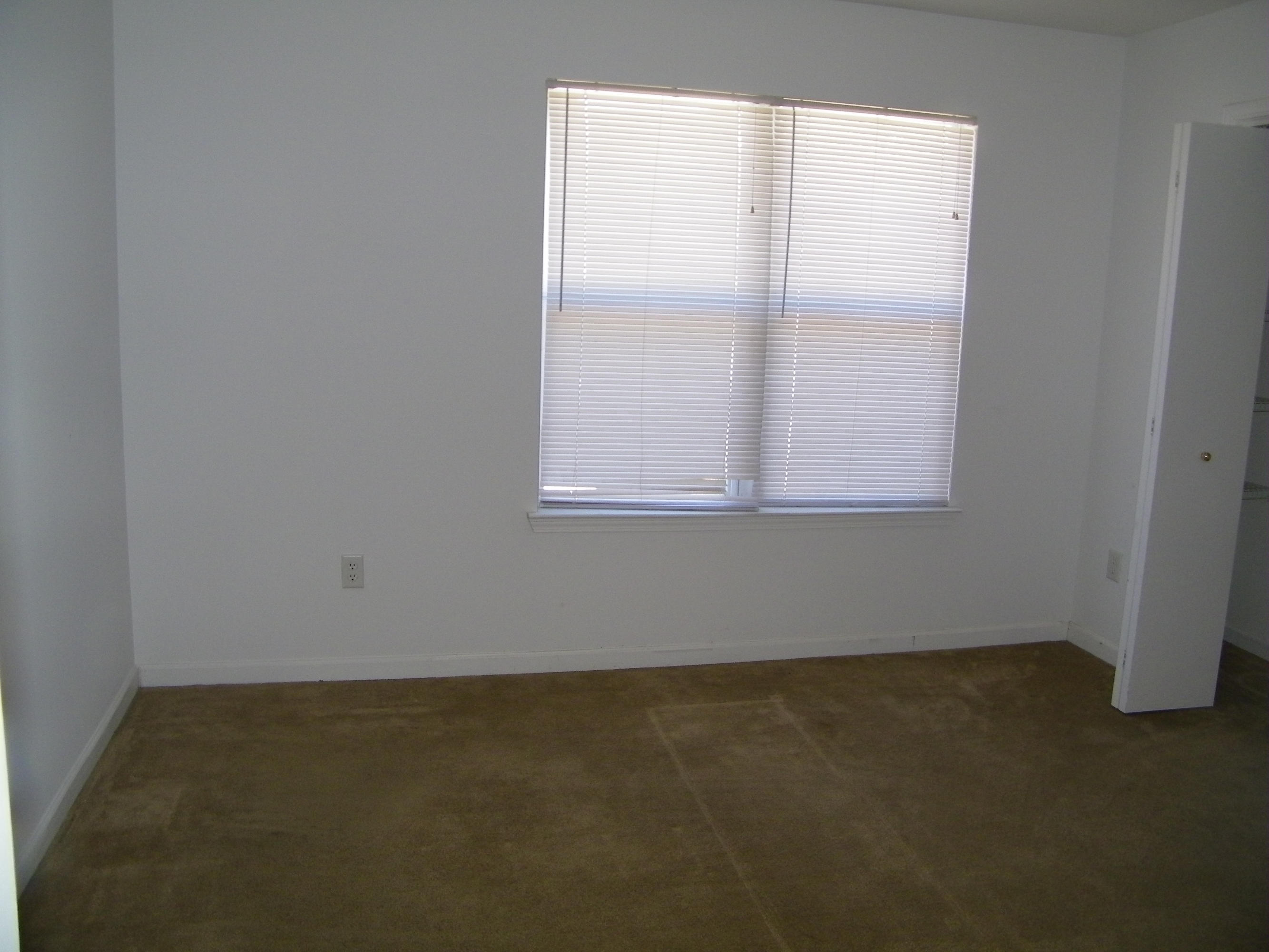 BAYWOOD T/H - Residential Lease