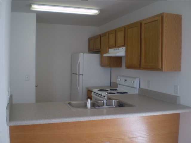 BAYWOOD T/H - Residential Lease