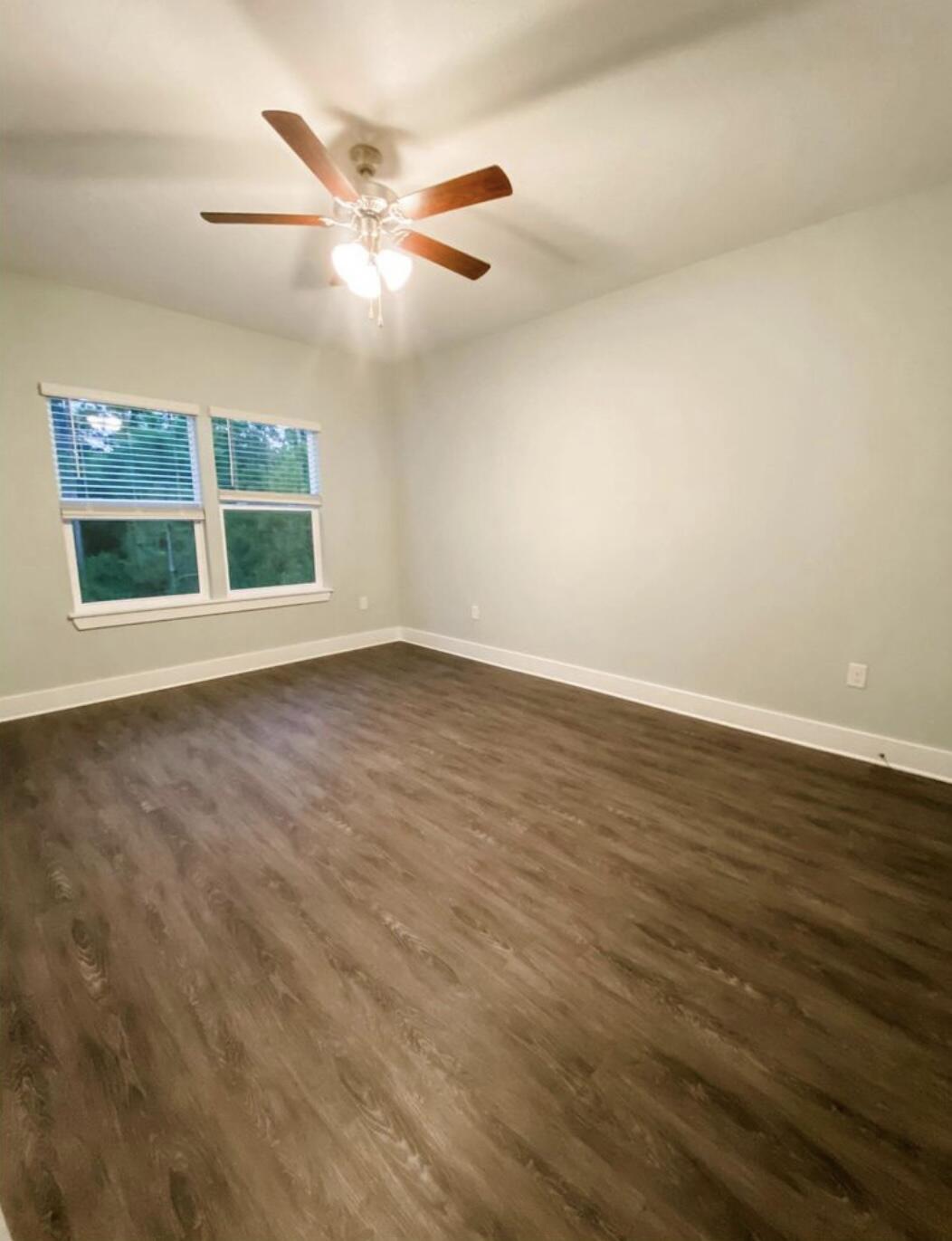 VERANDAS OF FREEPORT, THE - Residential Lease