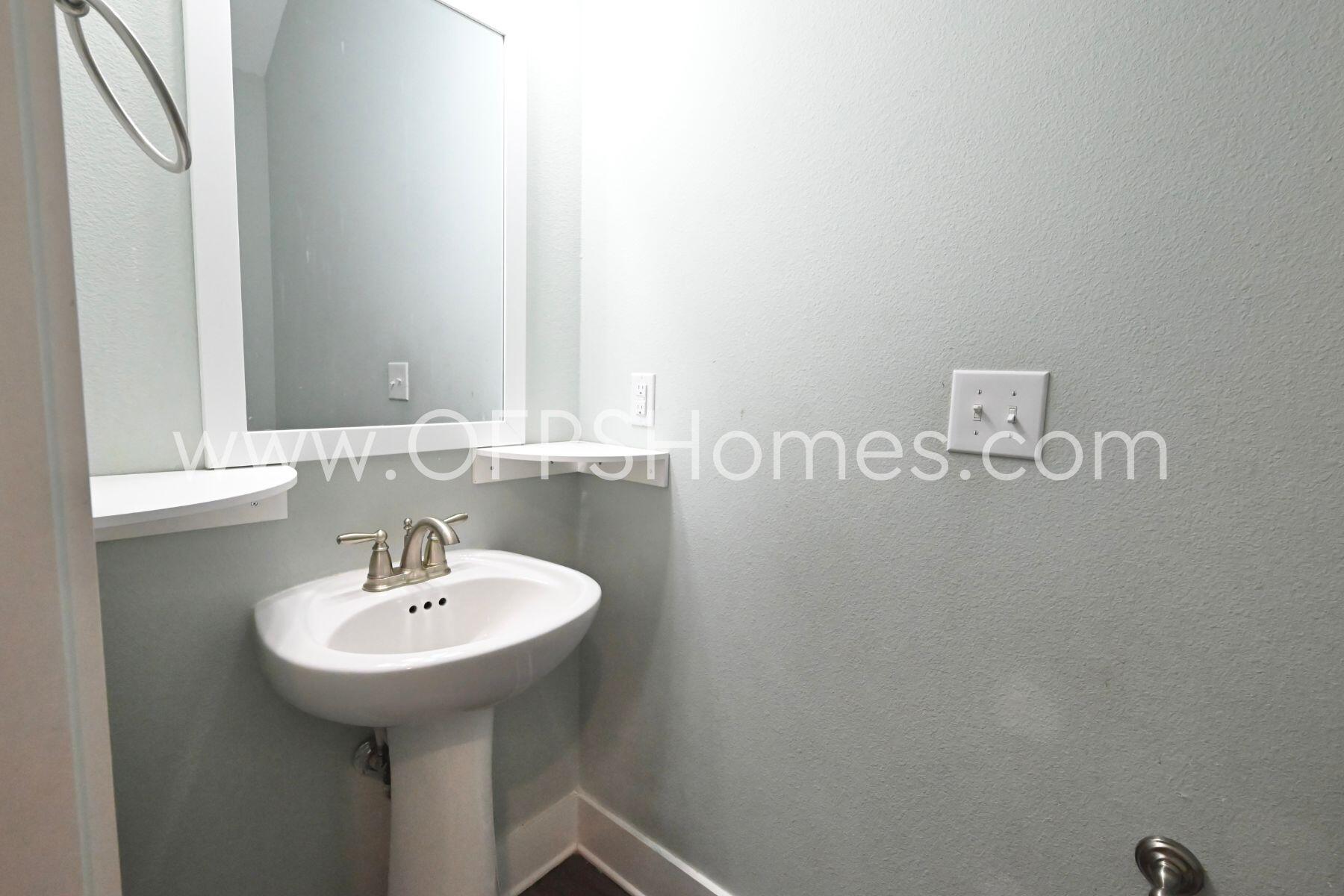 VERANDAS OF FREEPORT, THE - Residential Lease