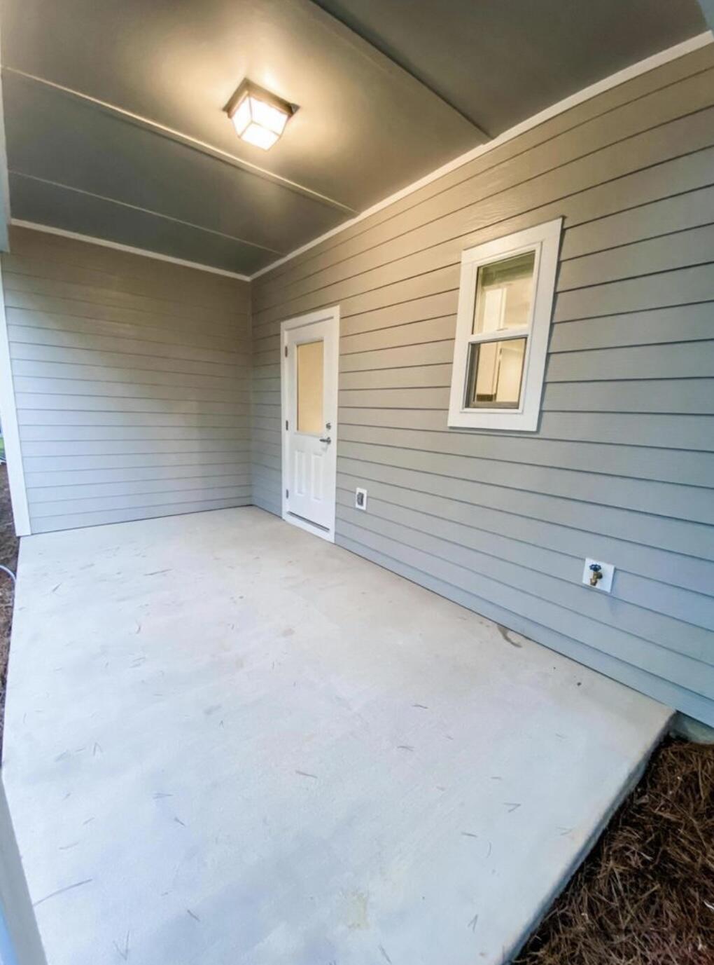 VERANDAS OF FREEPORT, THE - Residential Lease