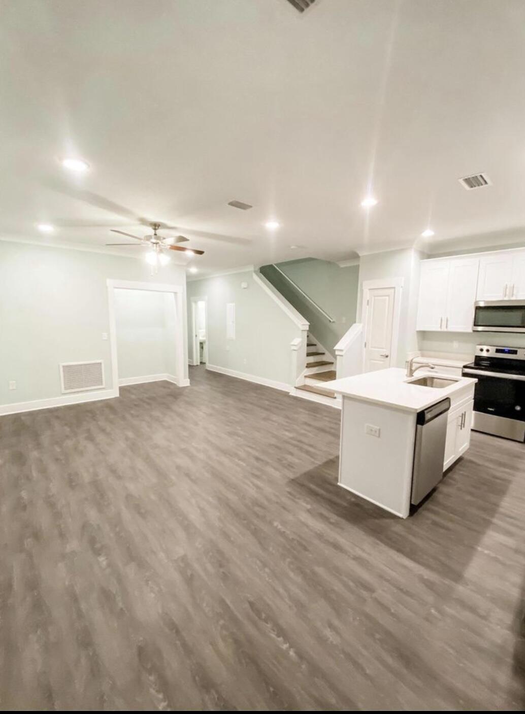 VERANDAS OF FREEPORT, THE - Residential Lease