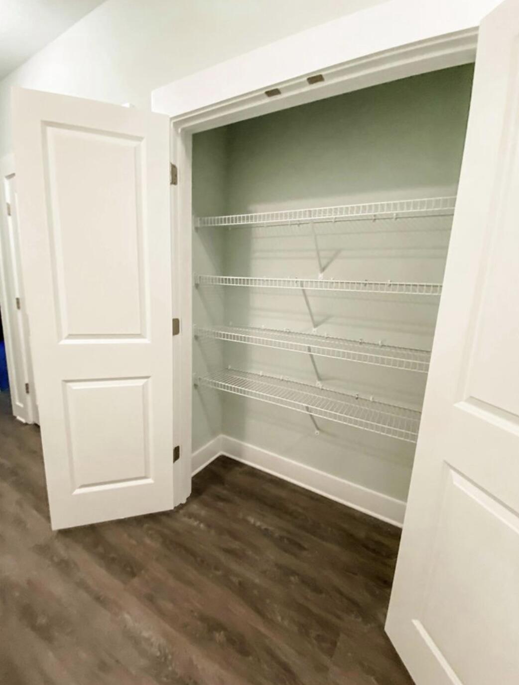 VERANDAS OF FREEPORT, THE - Residential Lease