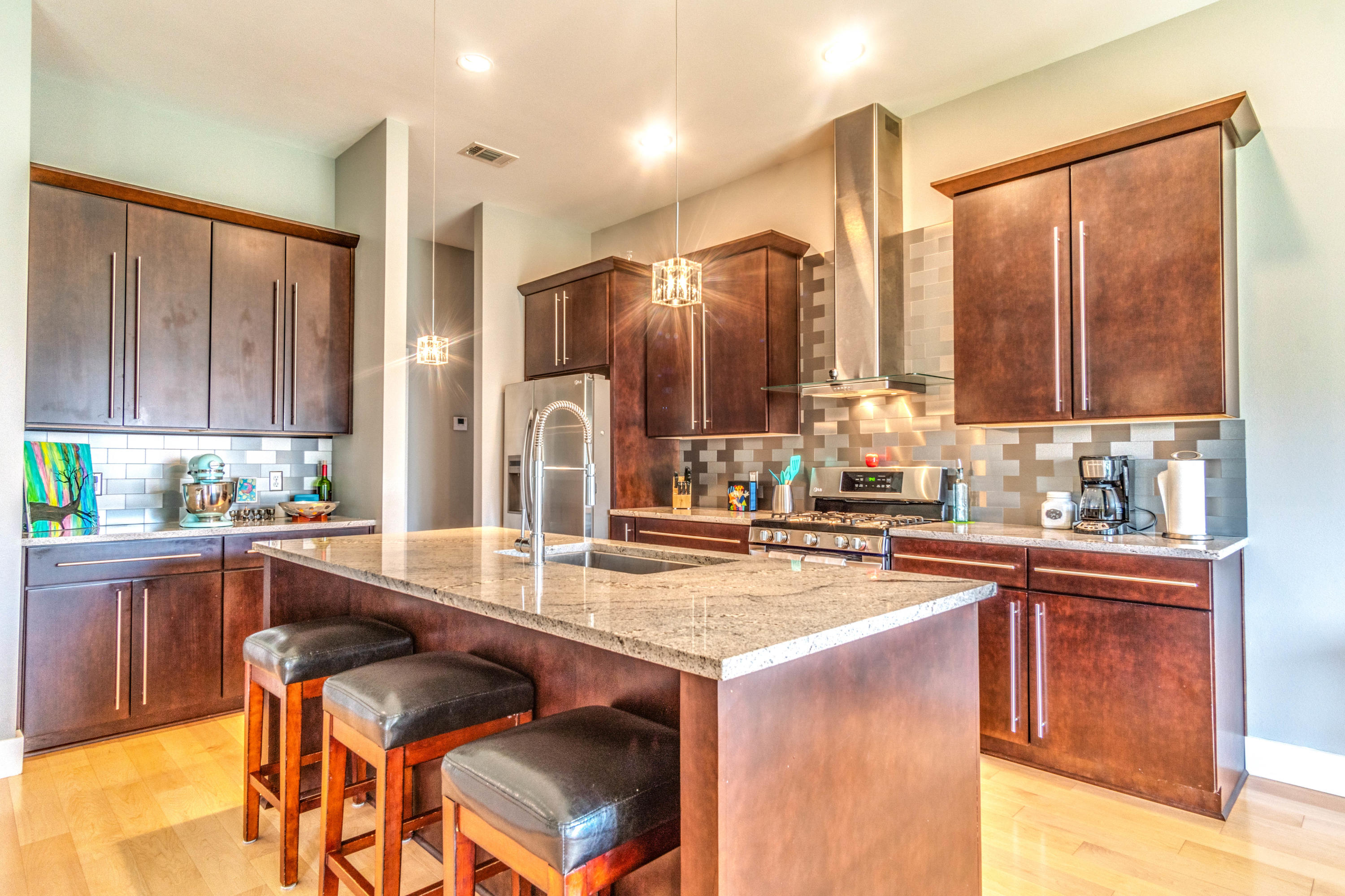 ALICIA PLACE - Residential