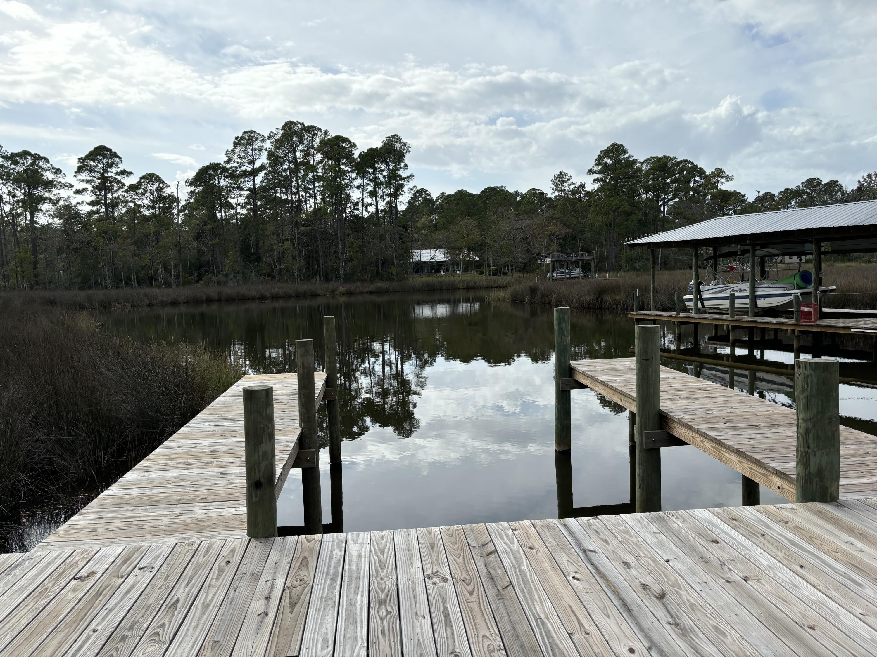REDFISH POINT - Land