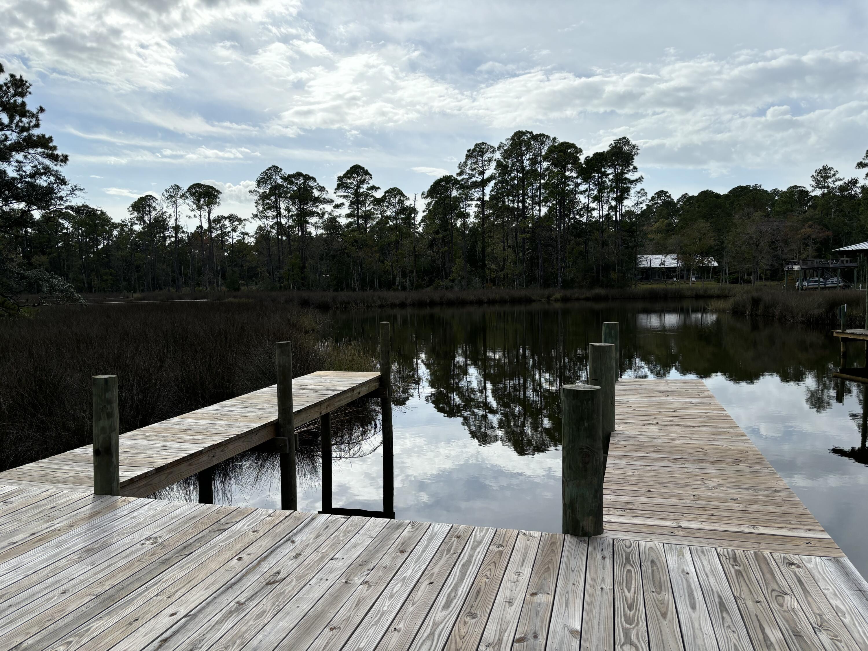 REDFISH POINT - Land