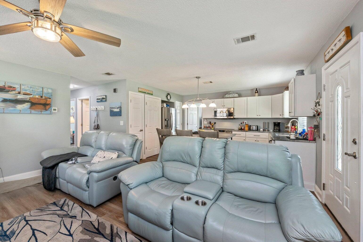 MORRIS ADD C/V E18 FT LOT 8 & ALL LOTS 9 & 10 BLK 24 - Residential Lease