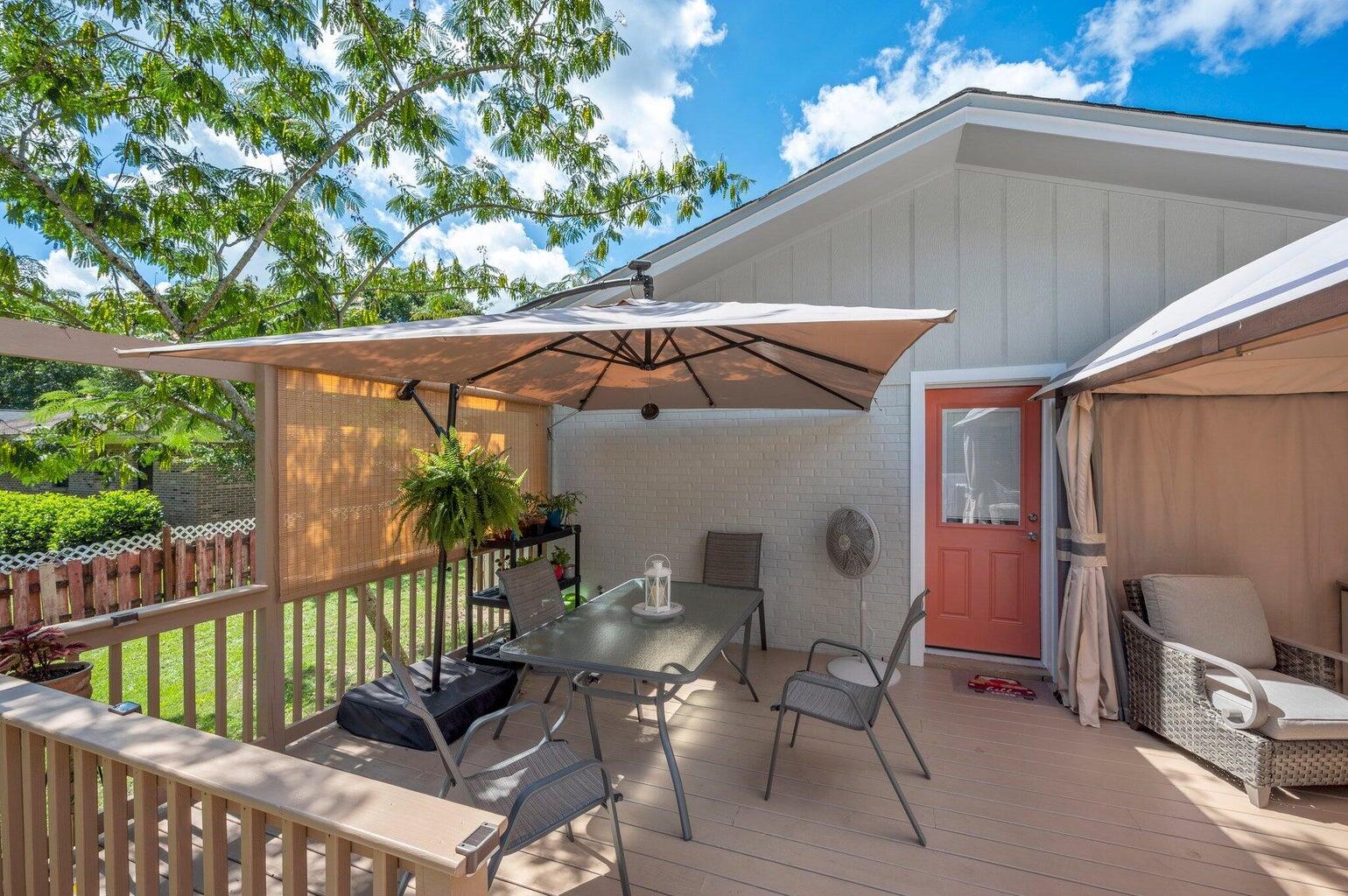 MORRIS ADD C/V E18 FT LOT 8 & ALL LOTS 9 & 10 BLK 24 - Residential Lease