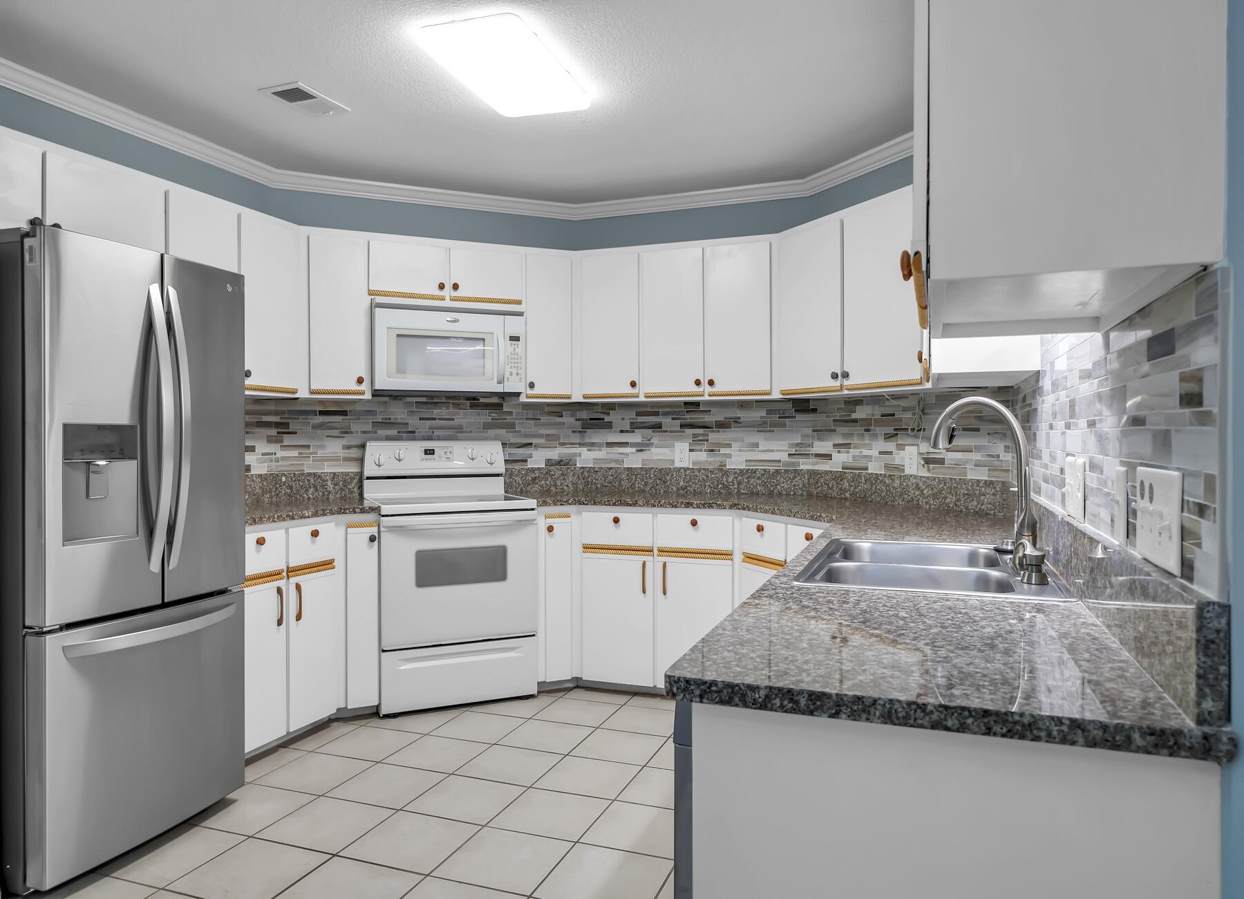 FAIRWAY LAKES PH 2 - Residential