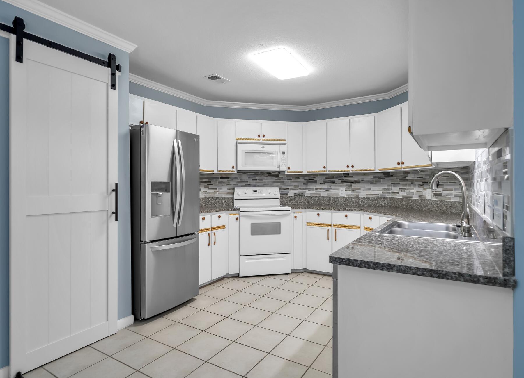 FAIRWAY LAKES PH 2 - Residential