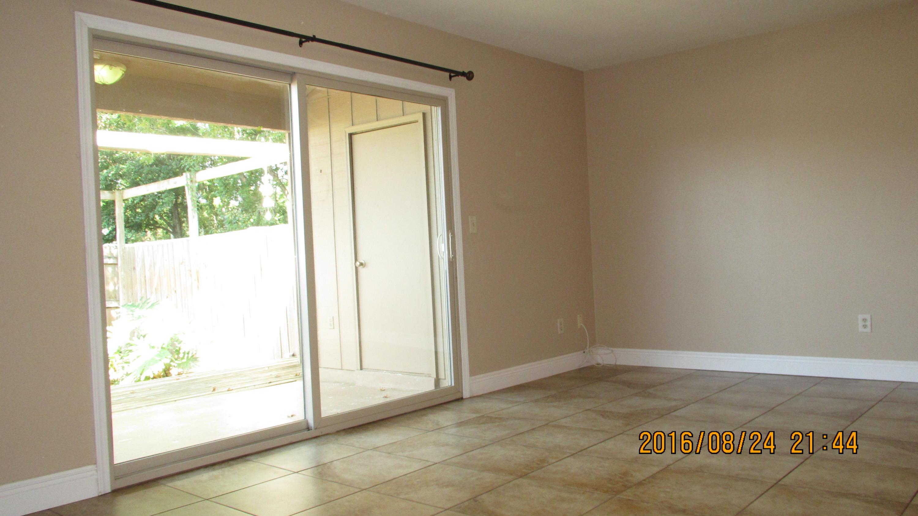 BAYWOOD T/H - Residential Lease