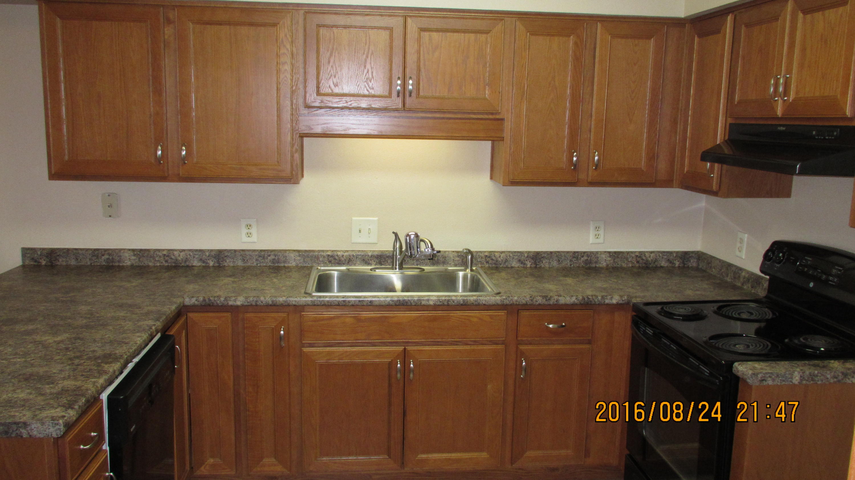 BAYWOOD T/H - Residential Lease