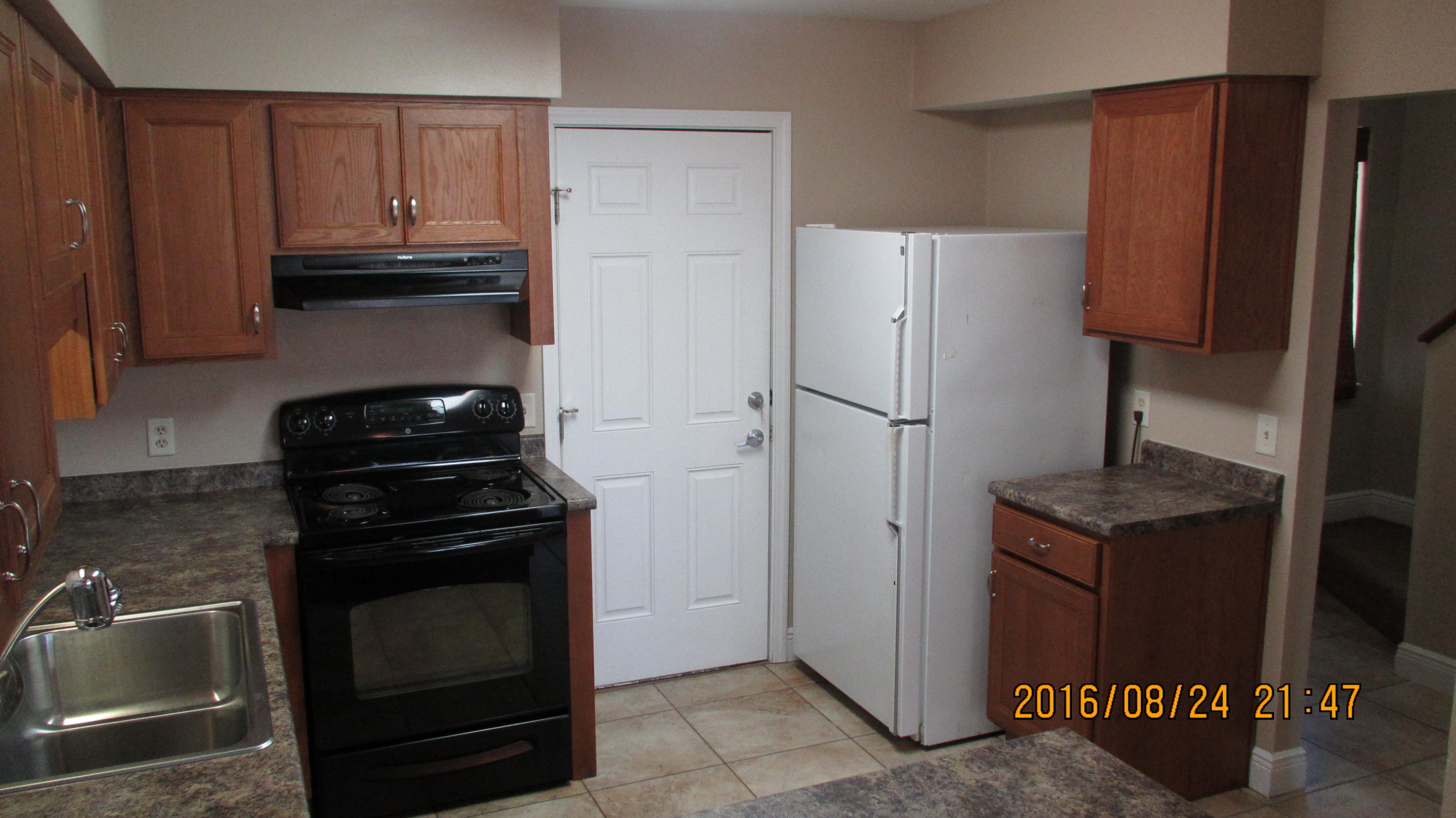 BAYWOOD T/H - Residential Lease