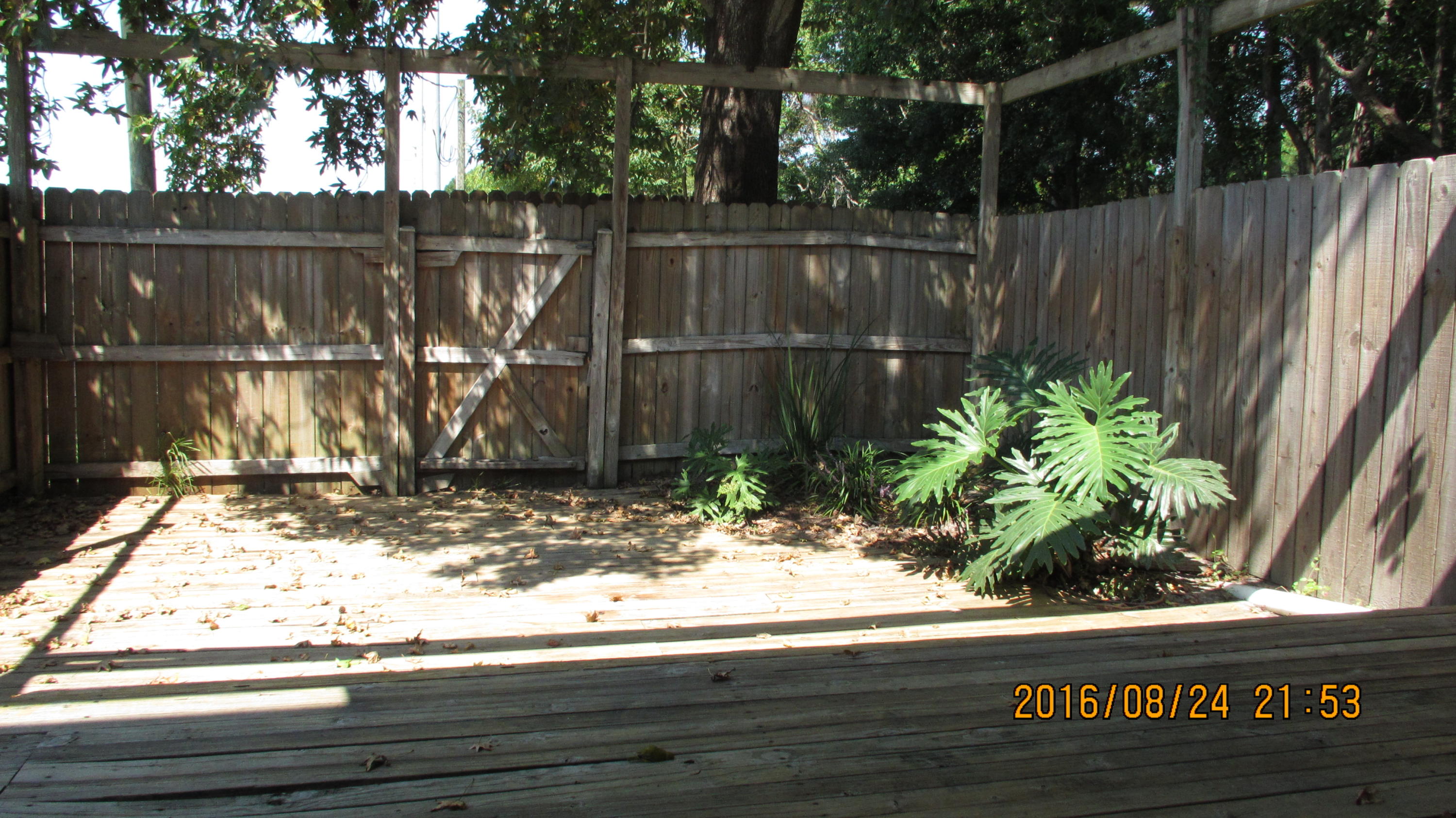BAYWOOD T/H - Residential Lease
