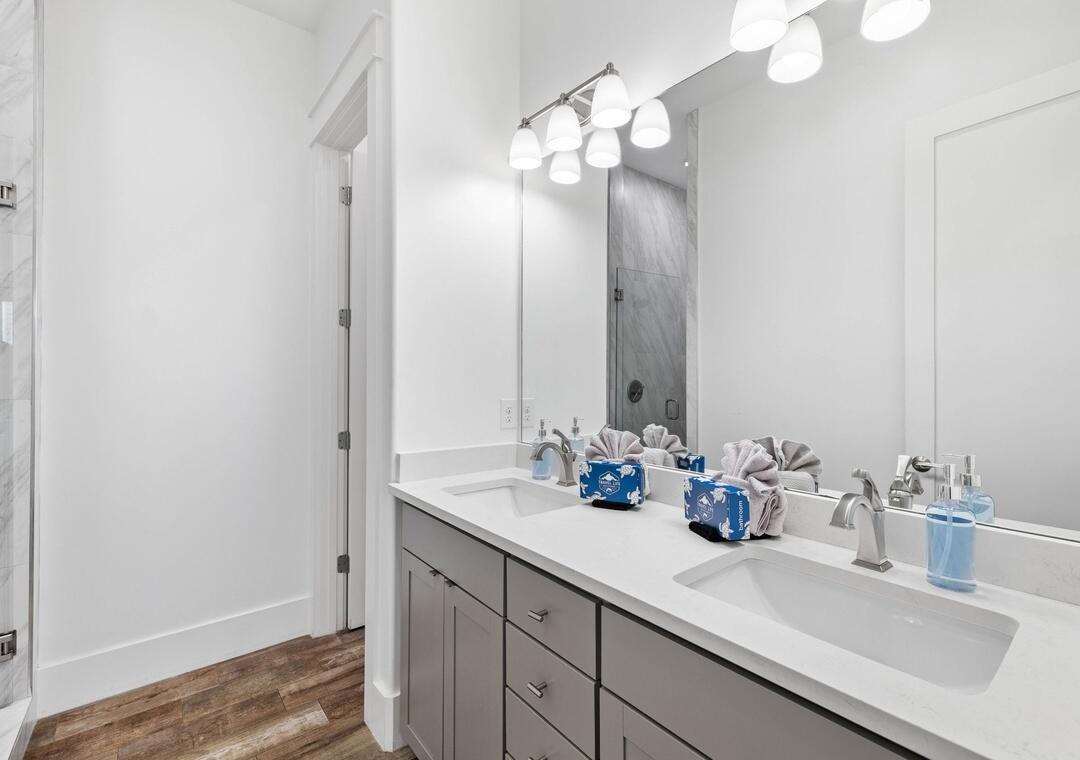 SNOW DRIFT BEACH - Residential