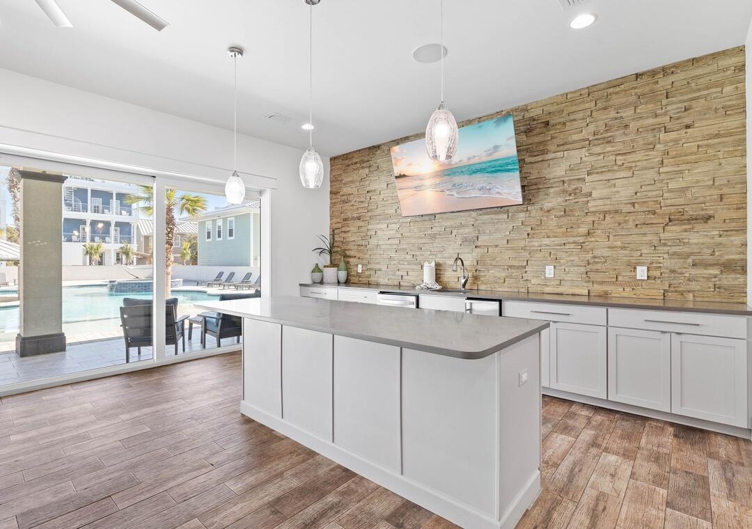 SNOW DRIFT BEACH - Residential