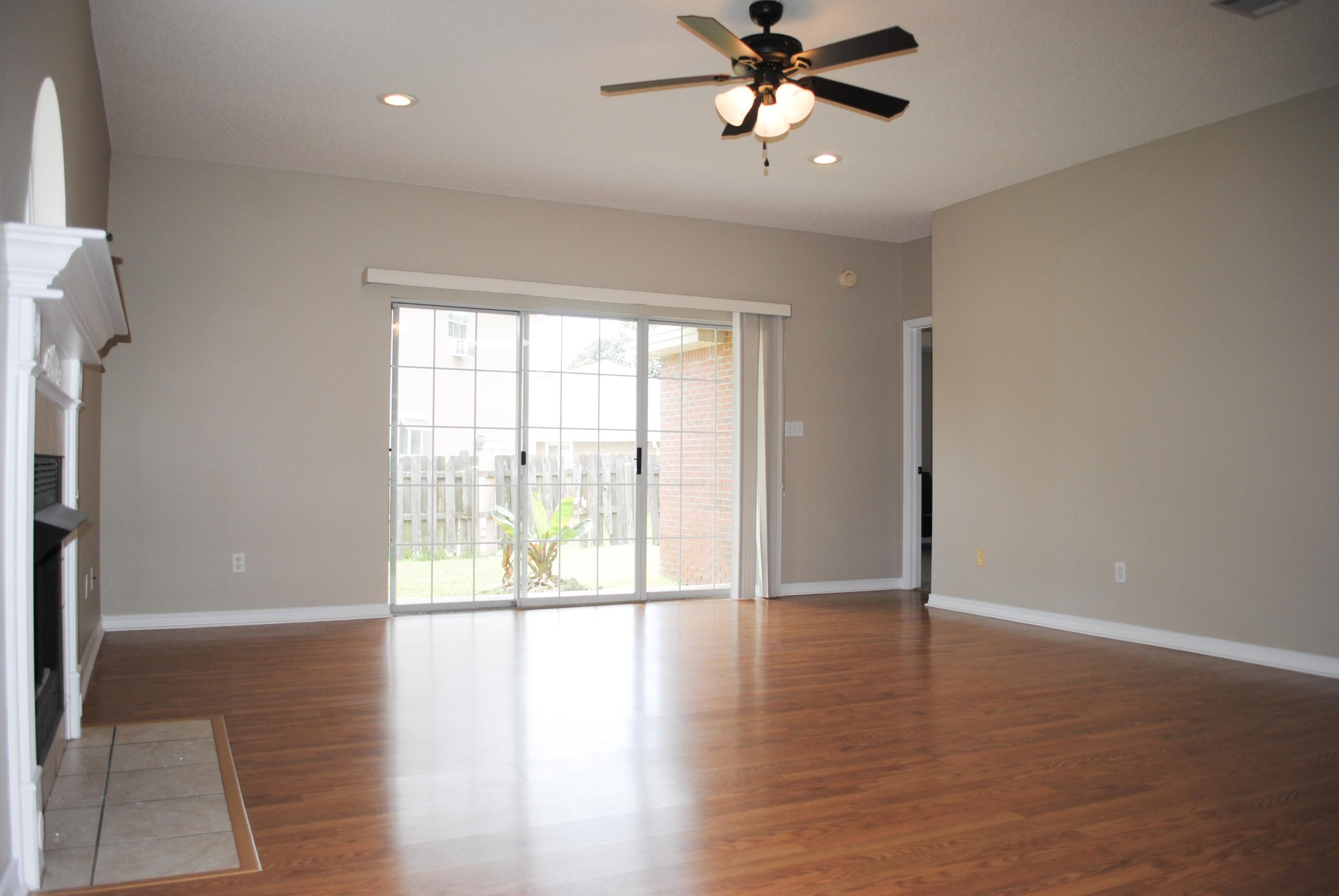 NORTHRIDGE - Residential