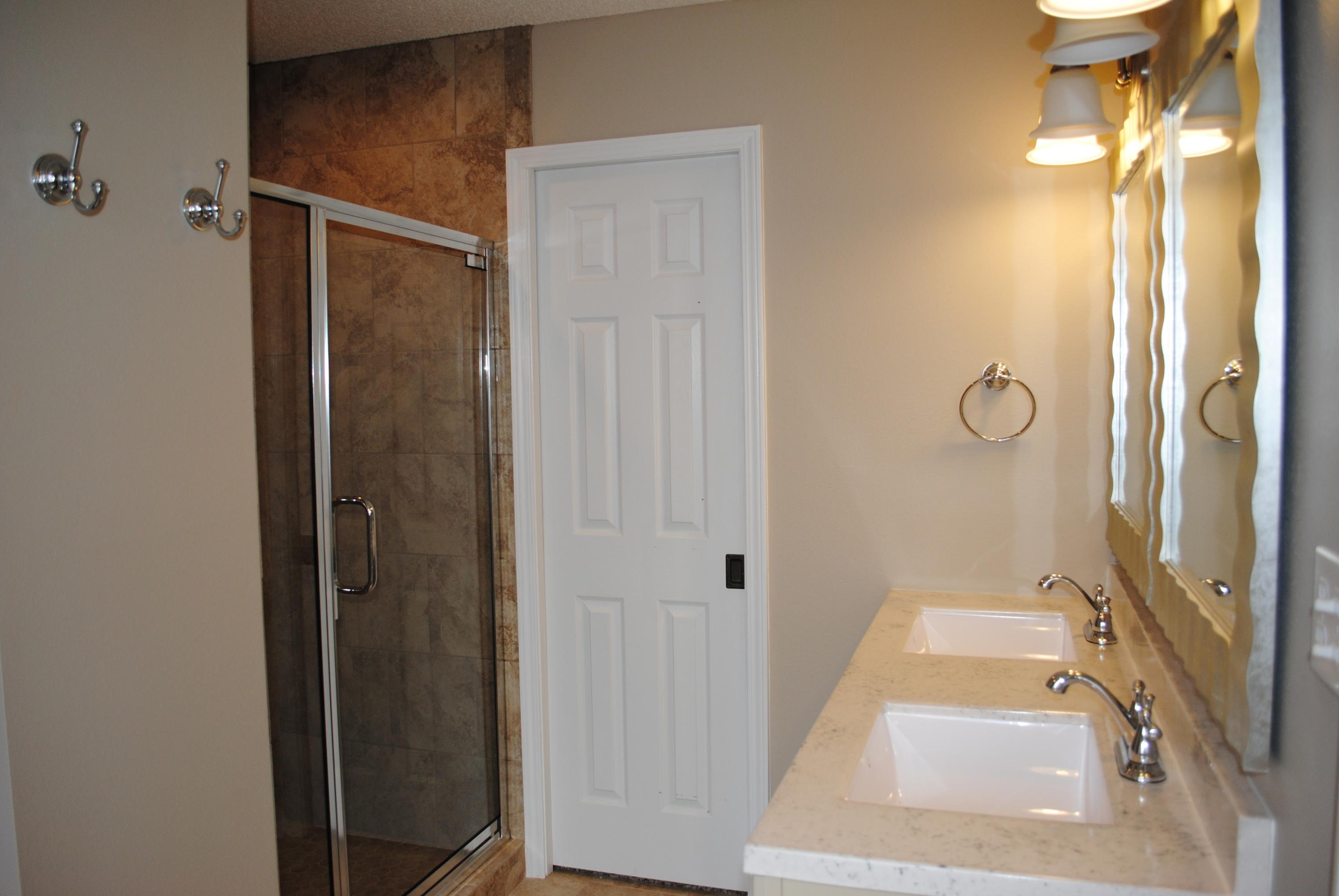 NORTHRIDGE - Residential