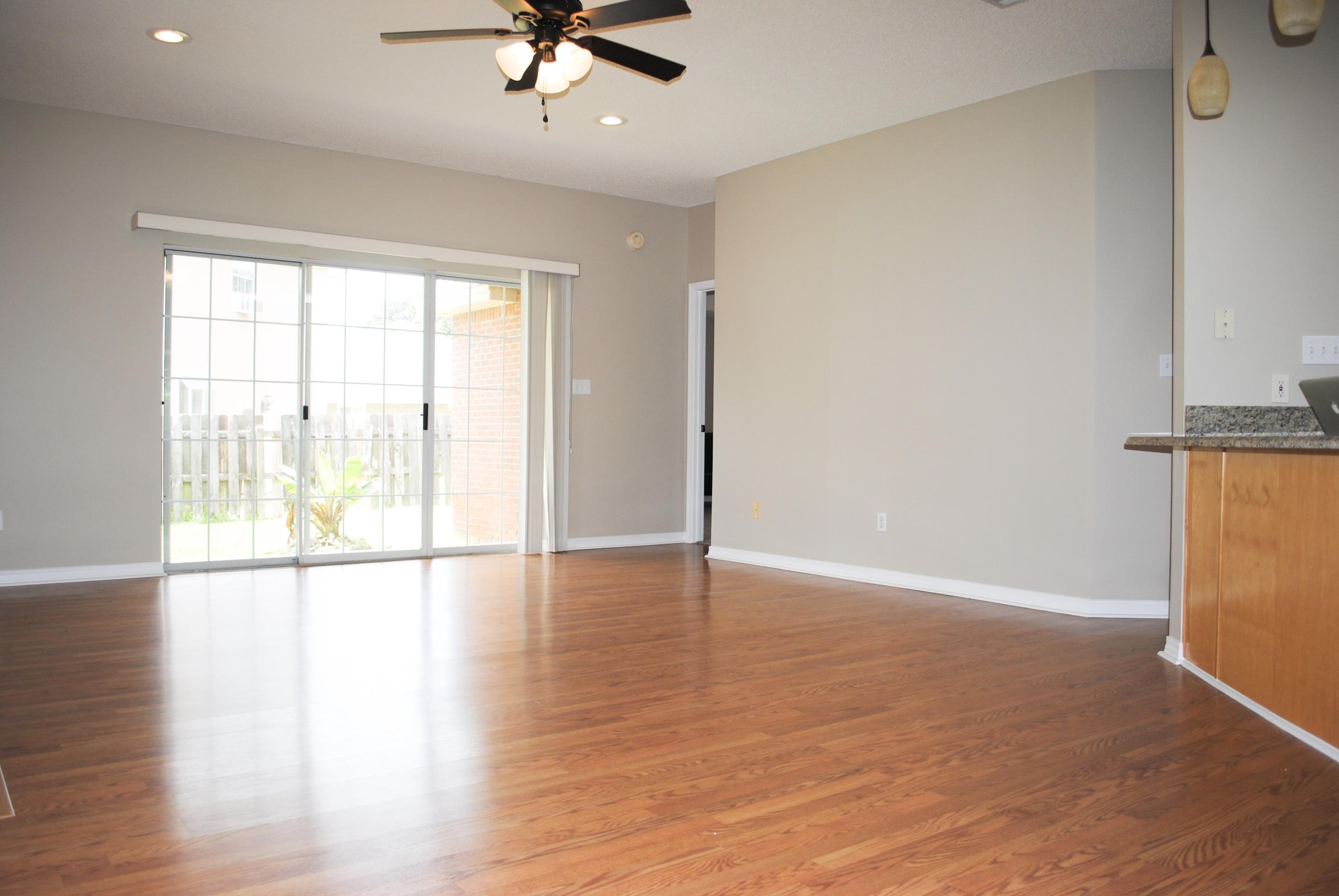 NORTHRIDGE - Residential