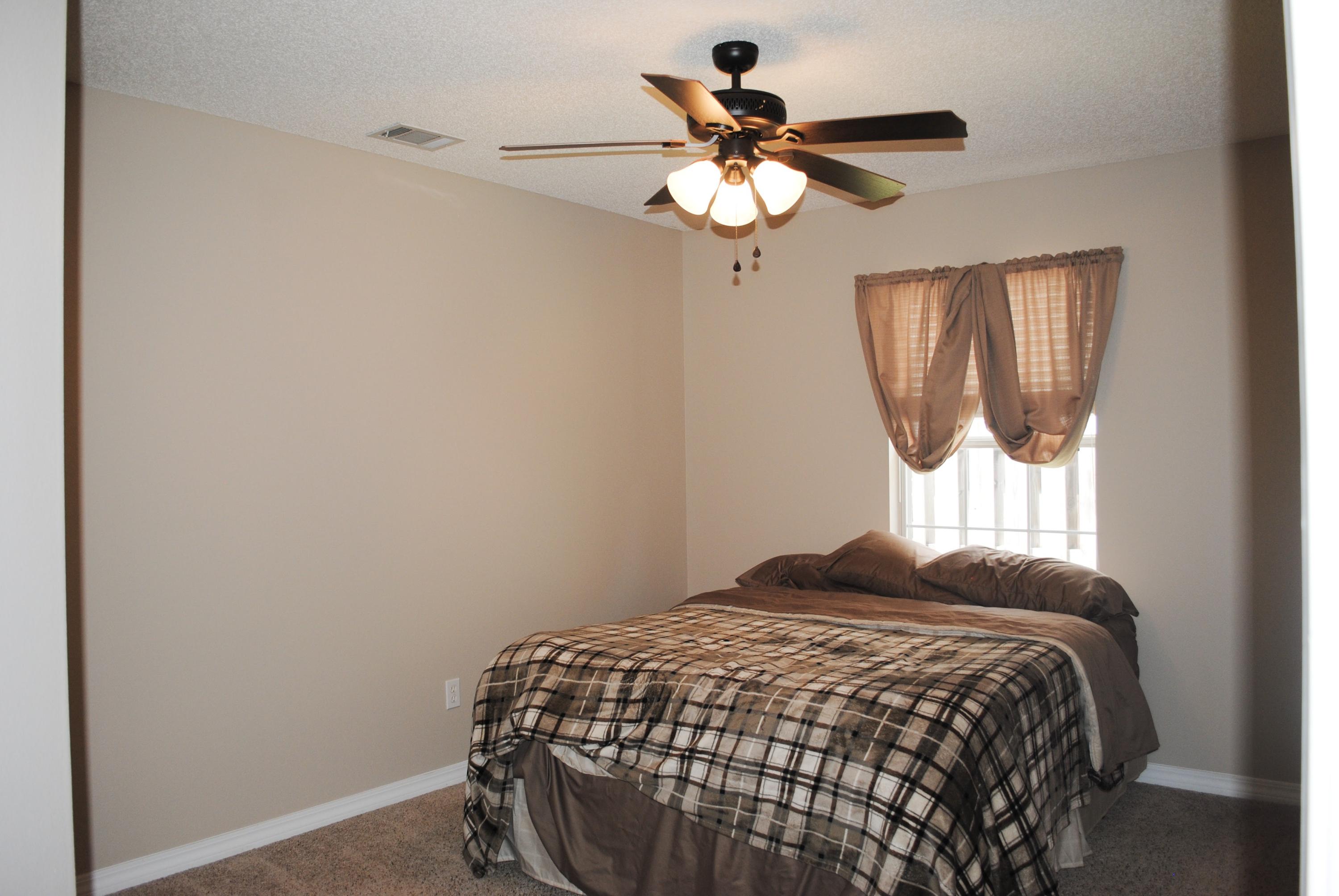 NORTHRIDGE - Residential