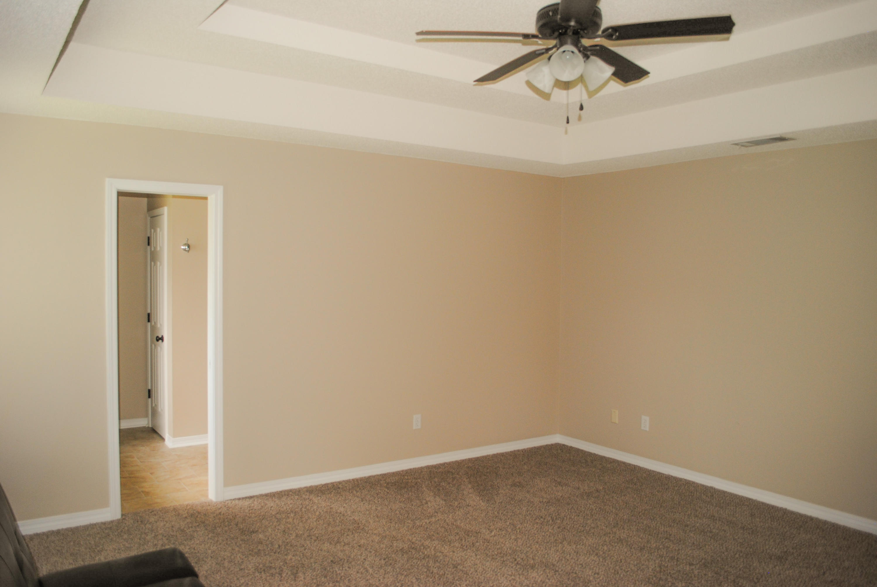 NORTHRIDGE - Residential