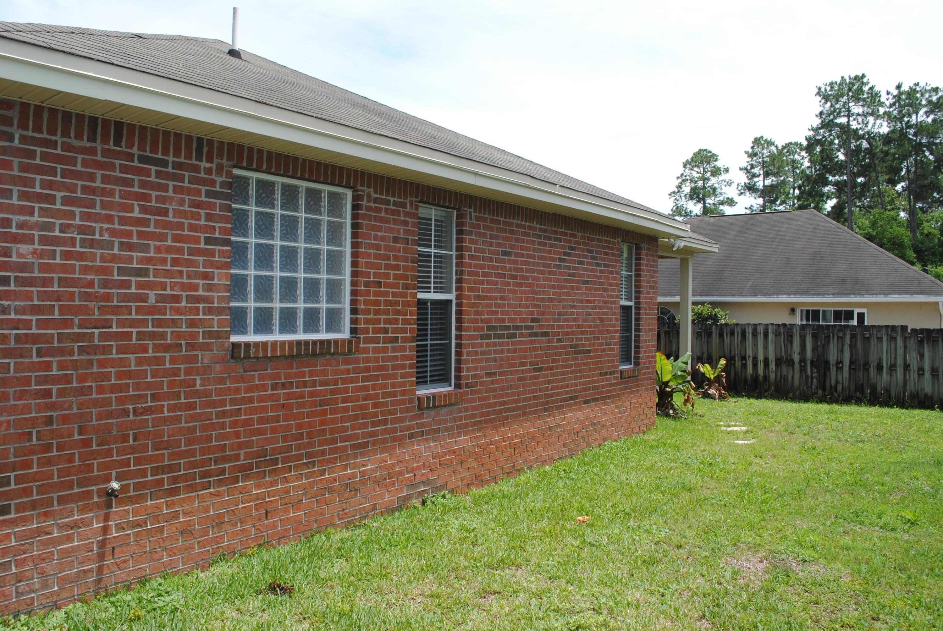 NORTHRIDGE - Residential