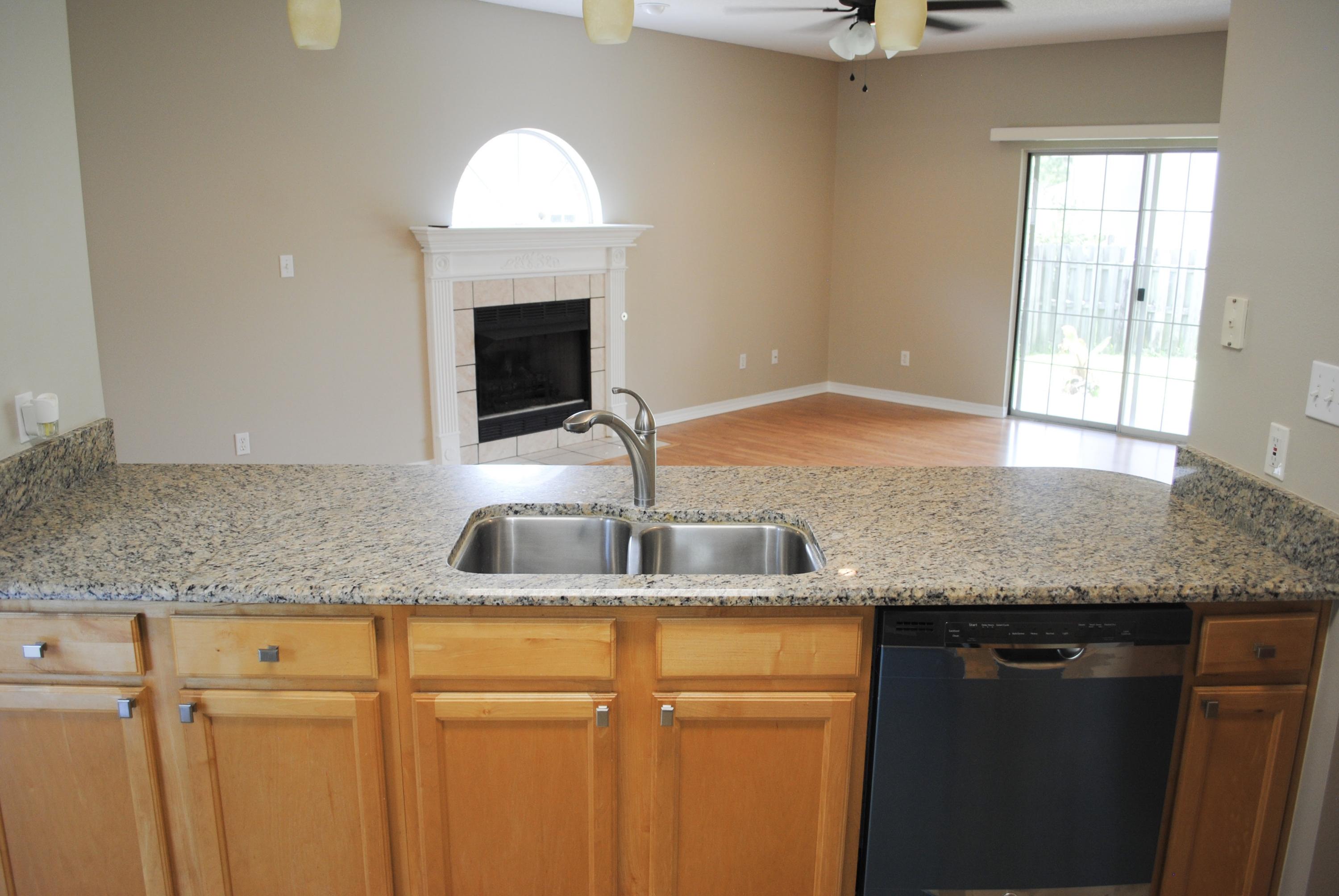 NORTHRIDGE - Residential