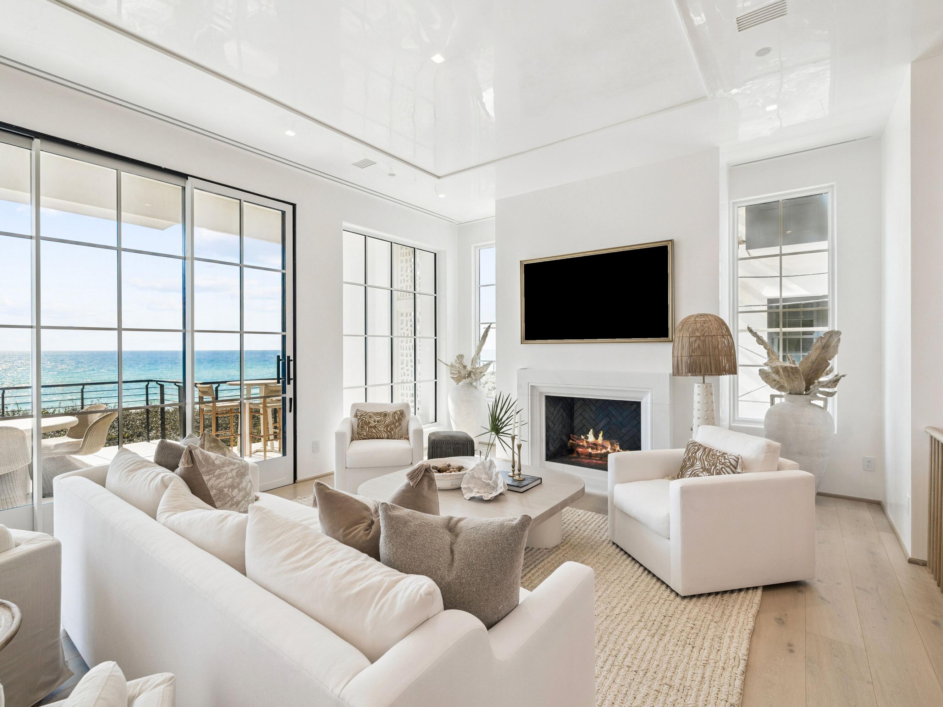 ALYS BEACH - Residential